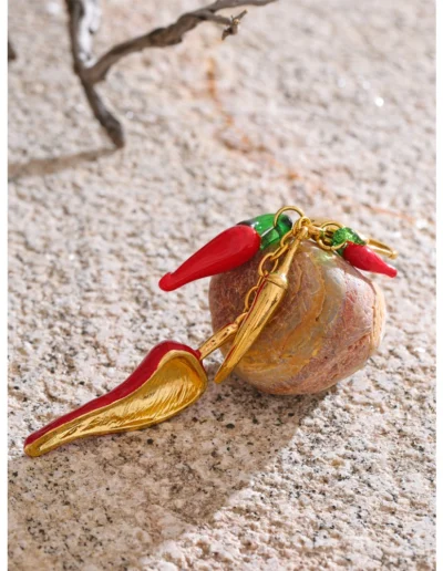 WP.Golden Heat Chilli Keychain – Playful Fire.10
