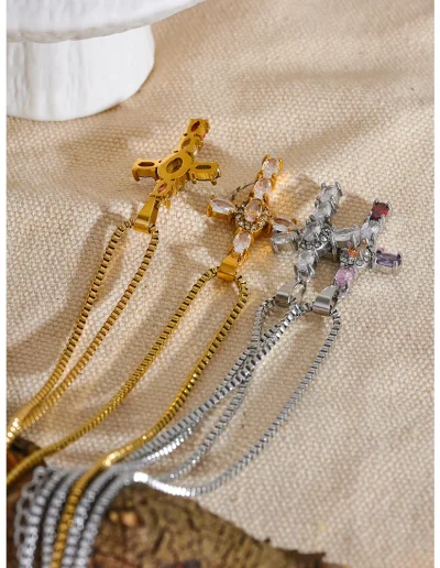 WP.Faith Cross Necklace – Sophisticated Spark.9