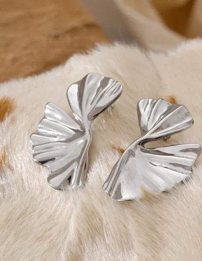 WP.Floral Muse Stud Earrings – Elegant Pulse.4