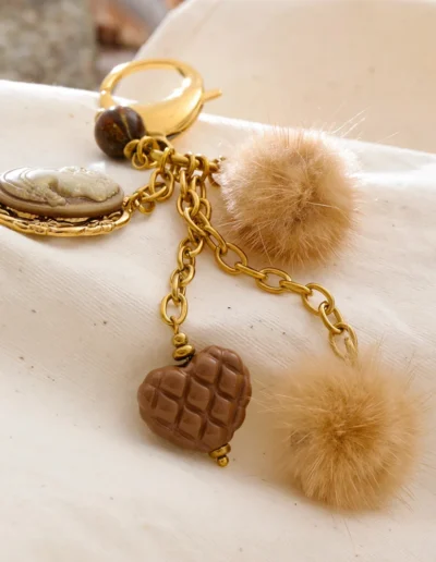 WP.Autumn Heirloom Heart Keychain – Poetic Detail.10