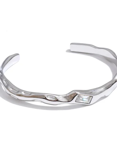 WP.Line Zircon Cuff – Quiet Brilliance.14