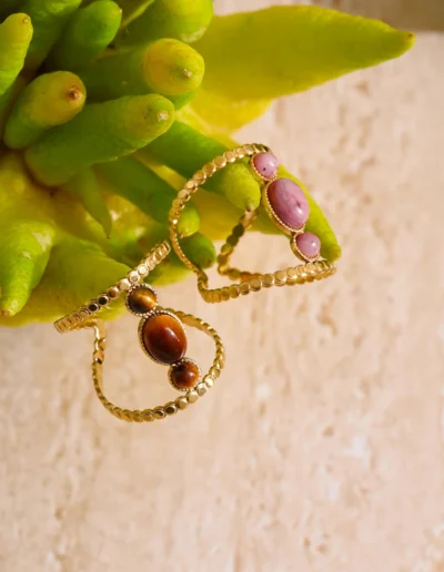 WP.Golden Stone Ring – Vertical Harmony.4